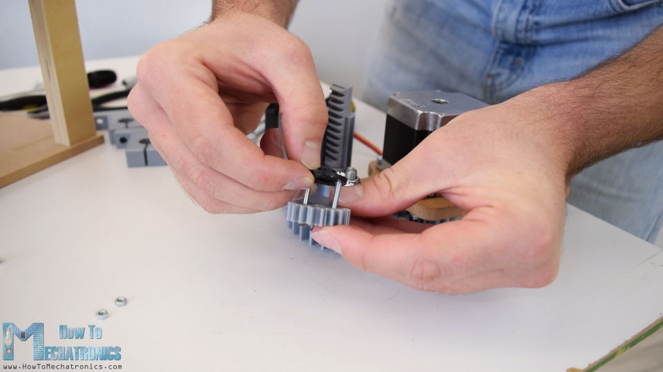 3D伺服电机架和小齿轮机构的印刷齿轮