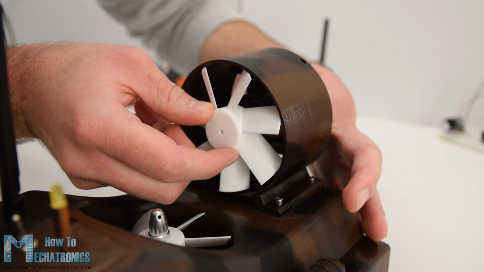 3D印刷螺旋桨 - 将其连接到无刷电机